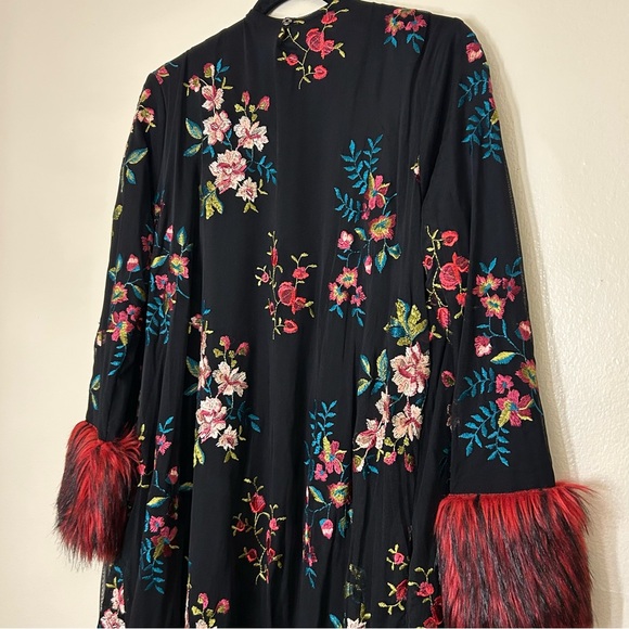 Jennafer Grace floral embroidered duster coat with faux fur trim cuffs - Picture 2 of 6